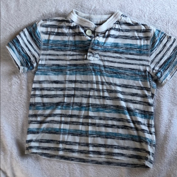 Bundle | Shortsleeve | Button V-Neck | Size 4-5 - Picture 4 of 8